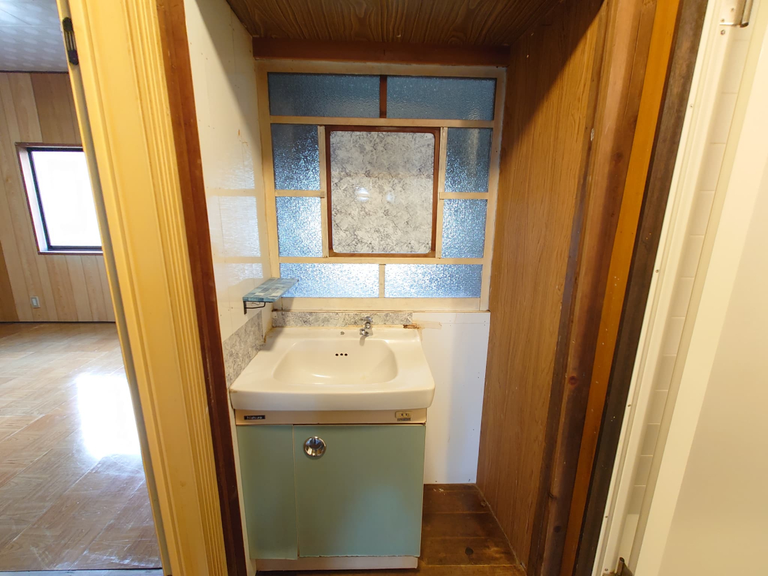 ���Ɍ������s�a�򒬂̌ˌ����݂̐��ʑ�E���ʏ�