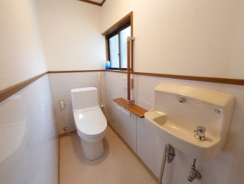 ���Ɍ������s�a�򒬂̌ˌ����݂̃g�C��