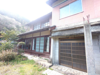 ���Ɍ����e�s���蒬�̌ˌ����݂̌��n�O�ώʐ^