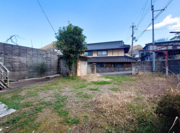 ���Ɍ����e�s���蒬�̌ˌ����݂̌��n�O�ώʐ^