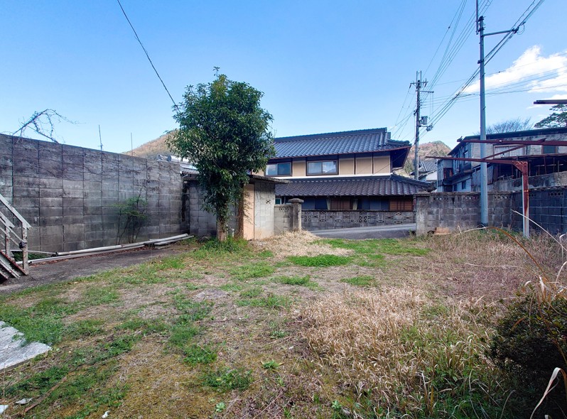 ���Ɍ����e�s���蒬�̌ˌ����݂̌��n�O�ώʐ^