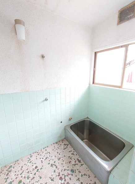 ���Ɍ����̎s�K���������̌ˌ����݂̗���