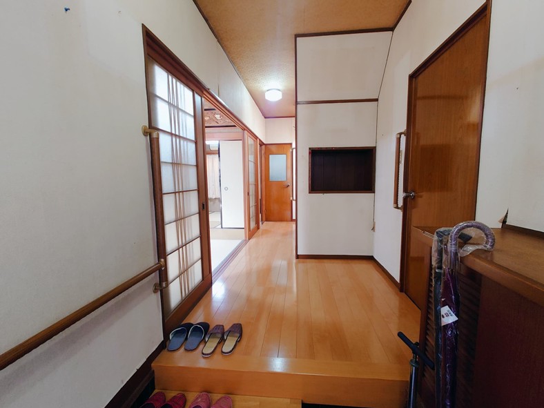 ���Ɍ��P�H�s�Ԋ���l�c�̌ˌ����݂̌���