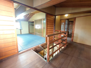 ���Ɍ����̎s�V�{���k���̌ˌ����݂̂��̑�����