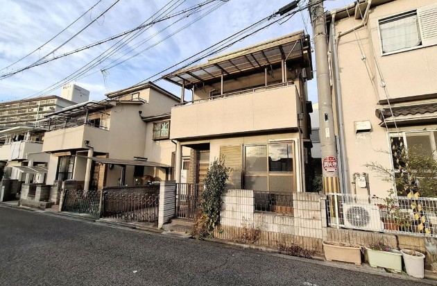 ���{�ݘa�c�s���쒬2���ڂ̌ˌ����݂̌��n�O�ώʐ^