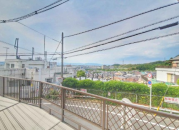 {lsV̌ˌ݂̏Z˂̒]ʐ^