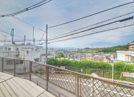 {lsV̌ˌ݂̏Z˂̒]ʐ^