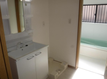 ���ꌧ�����s�V��������̌ˌ����݂̐��ʑ�E���ʏ�