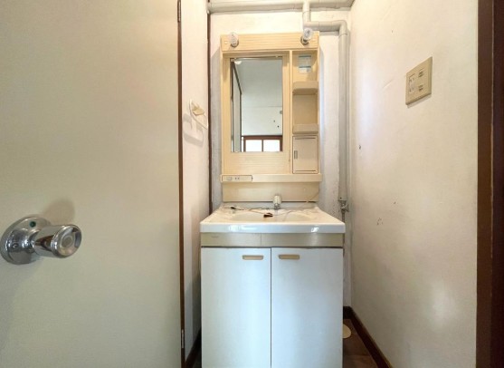 {s֎q14-3̓}V̐ʑEʏ