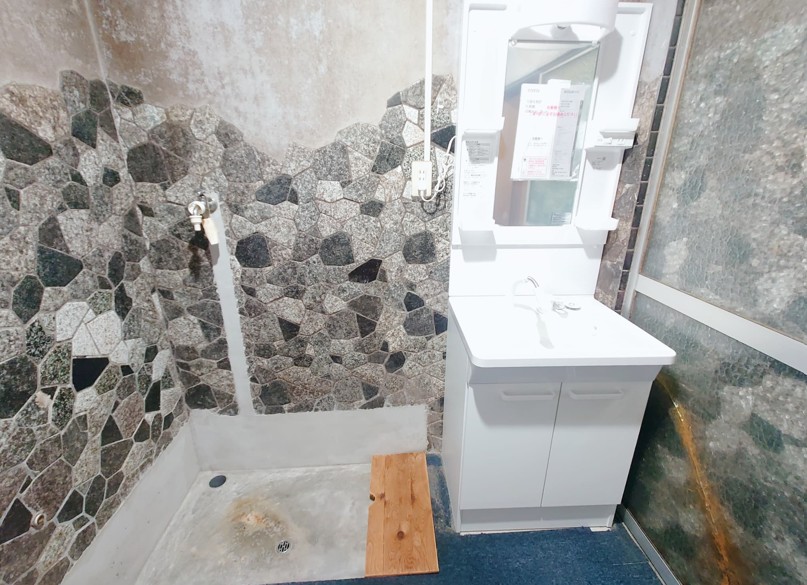 ���Ɍ������s�L�q���̌ˌ����݂̐��ʑ�E���ʏ�